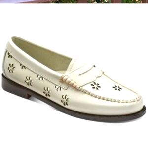 G.H. Bass  Cutout Flower Leather Loafers Sz 6